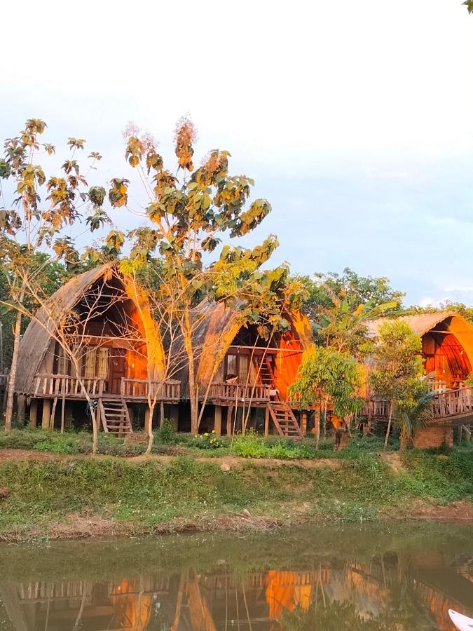 Rice Straw Green Lodge- Resort Quan Tom エクステリア 写真