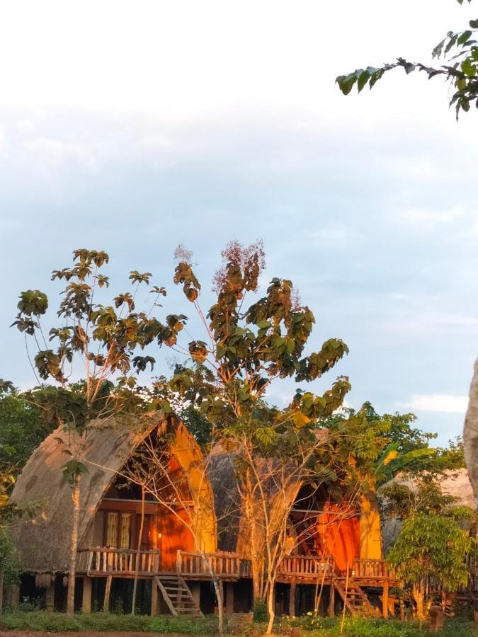 Rice Straw Green Lodge- Resort Quan Tom エクステリア 写真